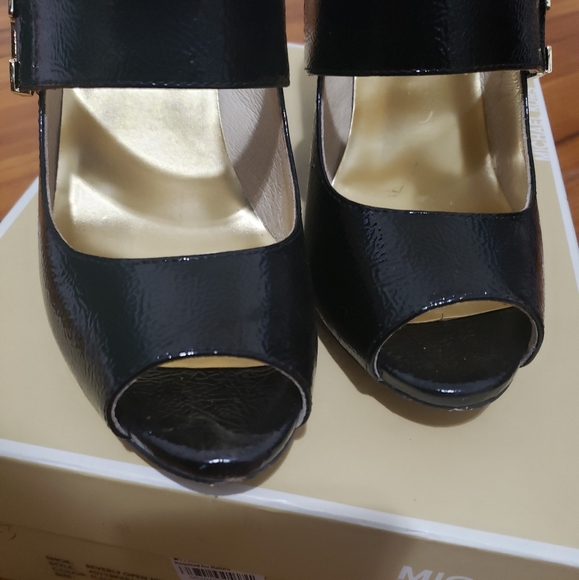 Michael Kors Patent Leather Beverly Open Toe Heels - Picture 6 of 9